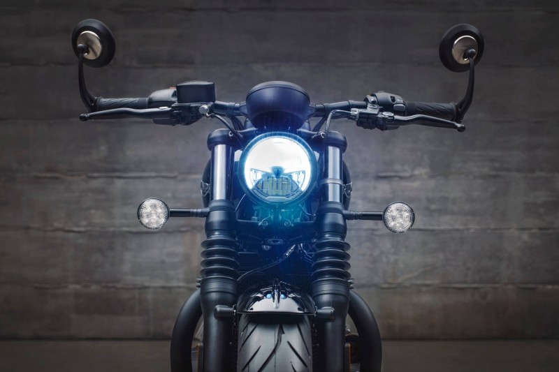 Triumph Bonneville Bobber Black